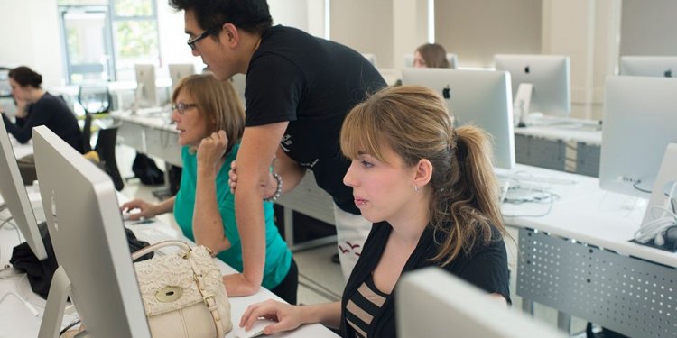 Becoming an Online Teacher: